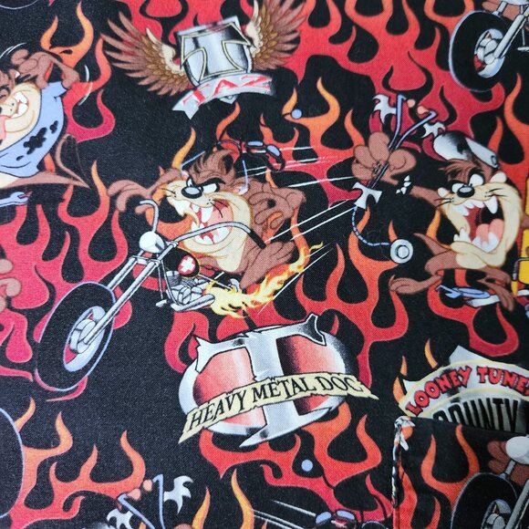 Looney Tunes Taz Scrub Top Womens XL? V-neck Nursing Measurements in Description - Picture 15 of 16